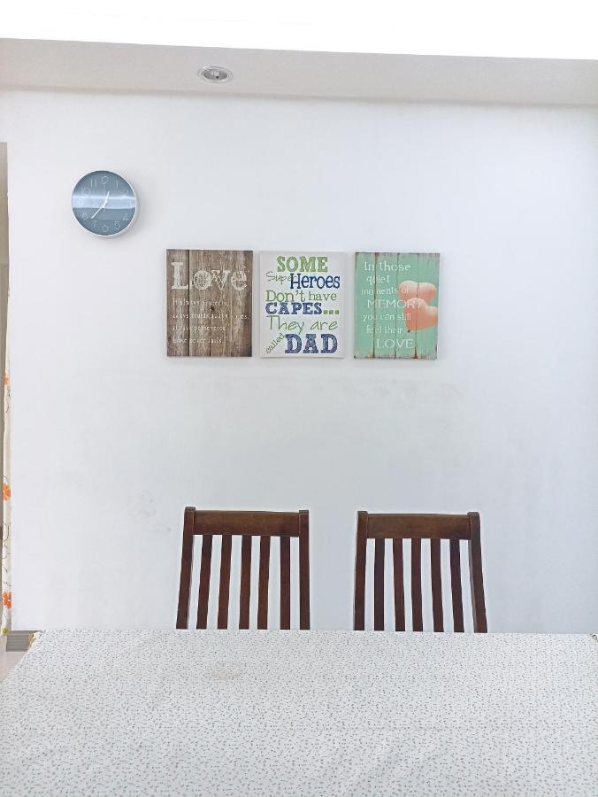 Tropika Homestay Bangi With 3 Bedrooms Kajang Exterior foto